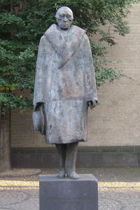 Adenauer vor St. Aposteln